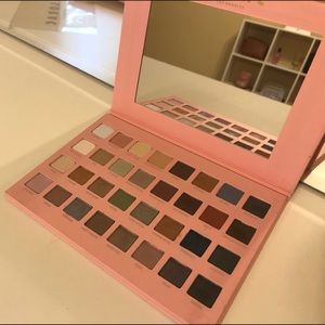 Lorac Mega Pro 4